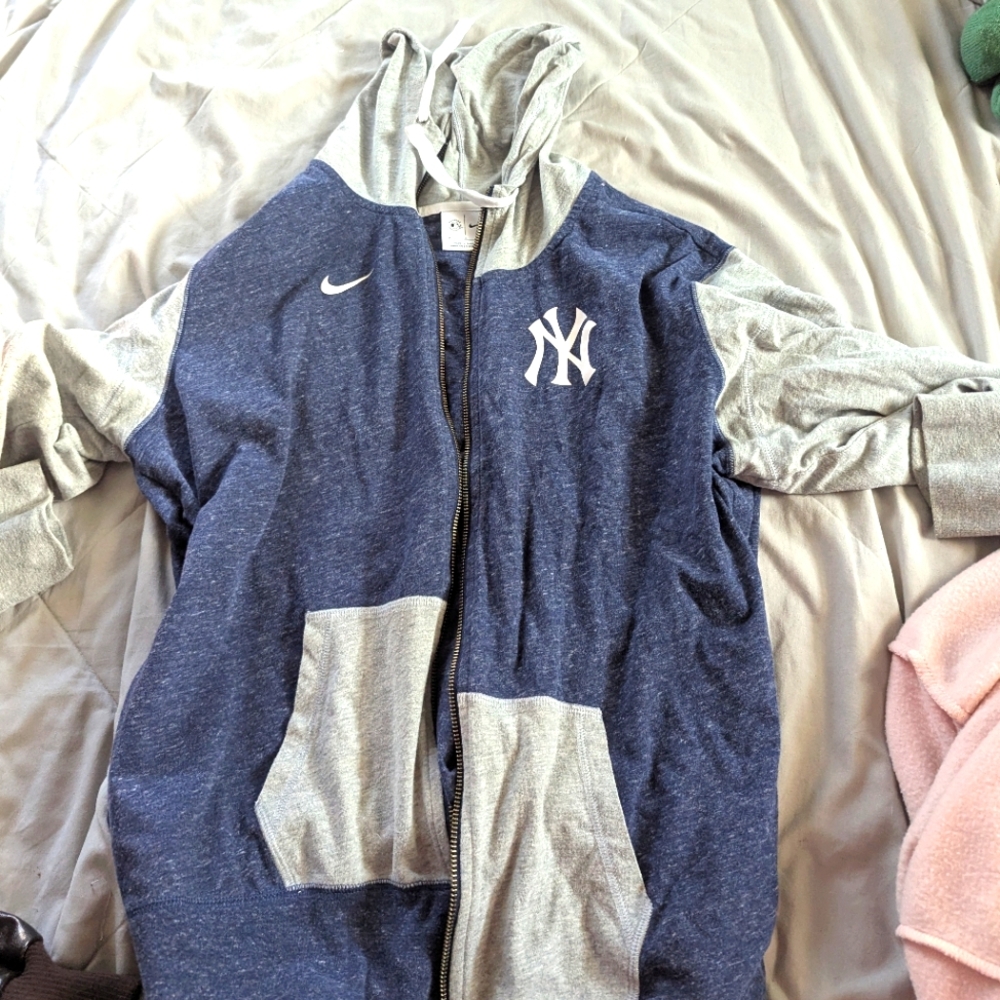 Nike New York Yankees Hoodie - Blue and Gray